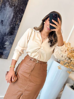 Imagem do 1074 - Blusa seda | Detalhe no busto