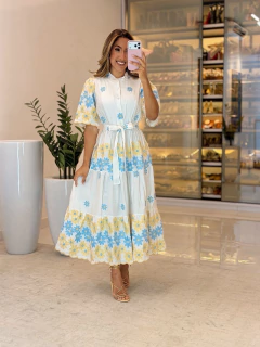 562 - Vestido Viscolinho bordado | detalhe em botões, Acompanaha faixa - loja online