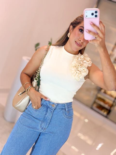 555. Body Algodão | detalhe em flor - loja online