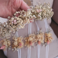 Tocado de flores secas con colores a eleccion en internet