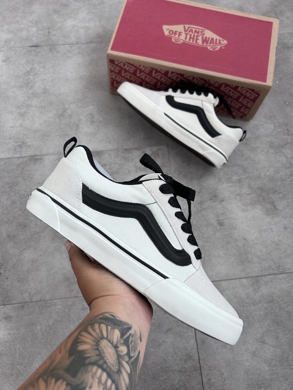 Vans KNU Skool “Branco e preto