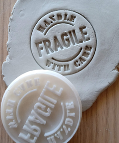 Sello Fragile - CutterMakers en internet