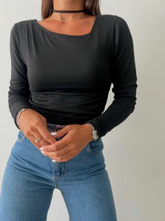 Remera ASIMÉTRICA - comprar online