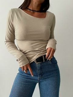 Remera ASIMÉTRICA