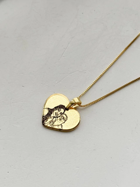 Colar Personalizado a laser Medalha Coração Banho de Ouro (LEIA A DESCRIÇÃO) - comprar online