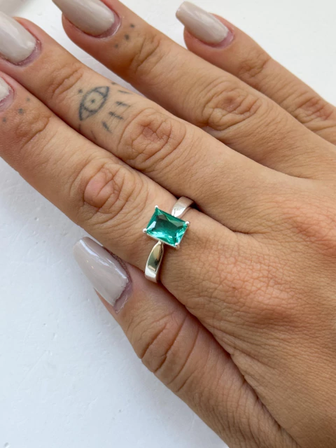 Anel Solitário Pedra Verde Turquesa - comprar online