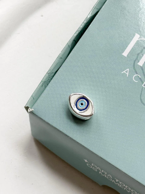 Berloque passador Olho Grego Oval e Resinado - comprar online