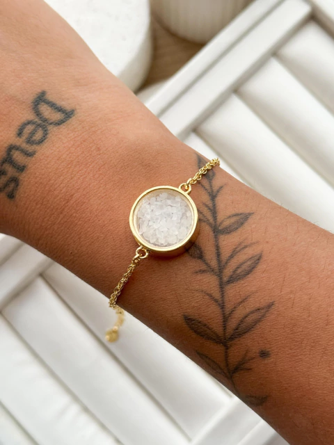 Pulseira Cápsula de Sal Grosso Banho de Ouro - comprar online