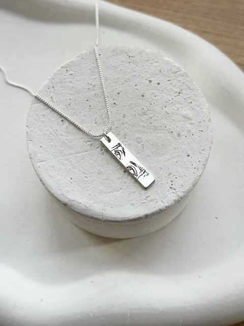 Colar Personalizado à Laser Olhar + Música Spotify (LEIA A DESCRIÇÃO) - comprar online