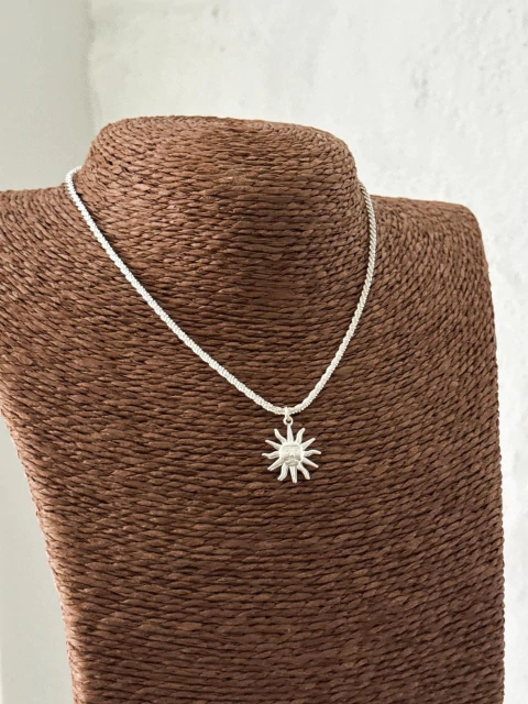 Colar Curto Sol Místico Corrente Pipoca - comprar online