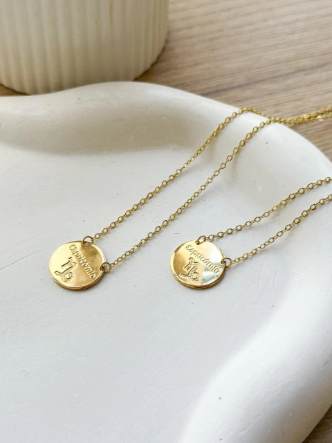 Escapulário Signos no Banho de Ouro - comprar online