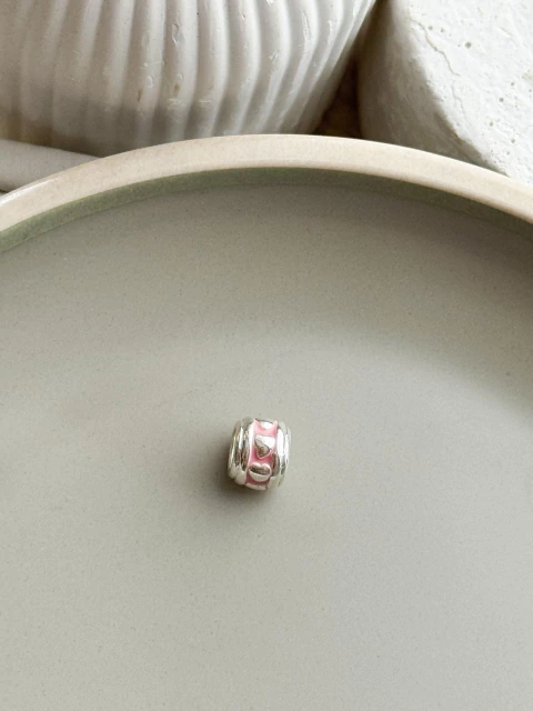 Berloque Passador Coraçõezinhos Resinado Rosa - comprar online