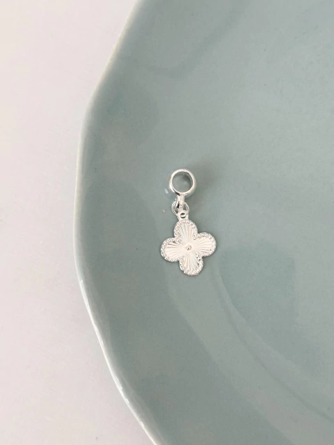 Berloque Trevo - comprar online