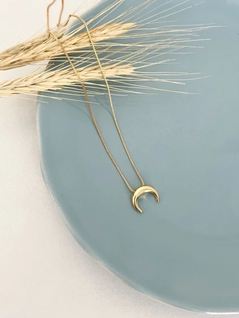 Colar Lua Invertida no Banho de Ouro