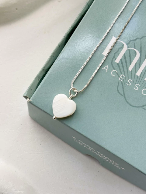 Colar Coração em Madrepérola - comprar online