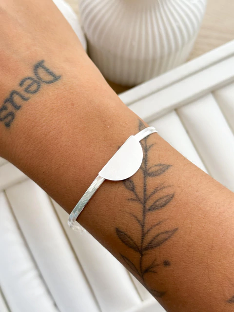 Pulseira Fita com Meia Lua - comprar online