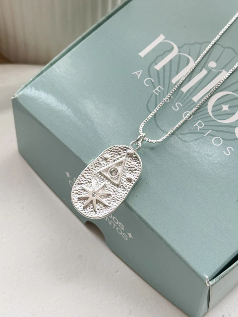 Colar Plaquinha Mística com Zircônia