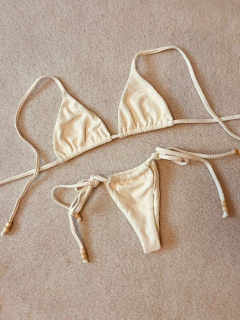 Conjunto Khali off white. na internet