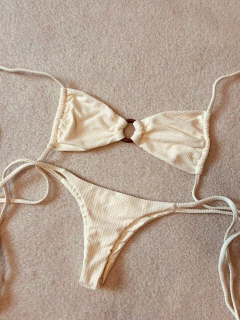 Conjunto Luna off white. na internet