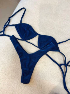 Conjunto Munik com calcinha asa delta azul oceano. na internet