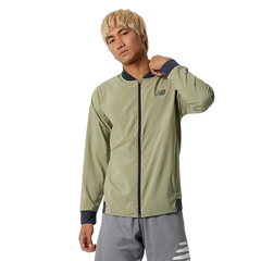 NEW BALANCE CAMPERA TENACITY STRETCH WOVEN VERDE - comprar online