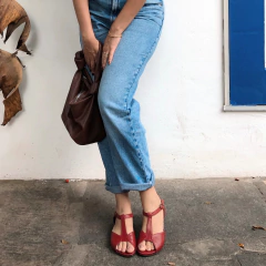 Sandália Marcele vinho na internet