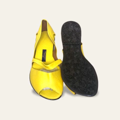 Sandália Marie amarela na internet