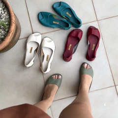 Sandália Cecília verde gris - comprar online
