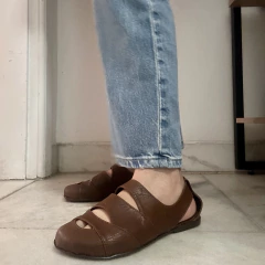 Sapato Silvia chocolate na internet