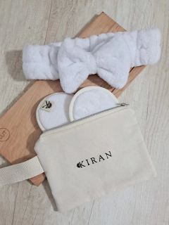 KIT ACCESORIOS SKINCARE CON NECESER SOBRE - comprar online