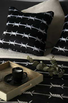 Frazada "PUAS BLACK" 140 x 220cm