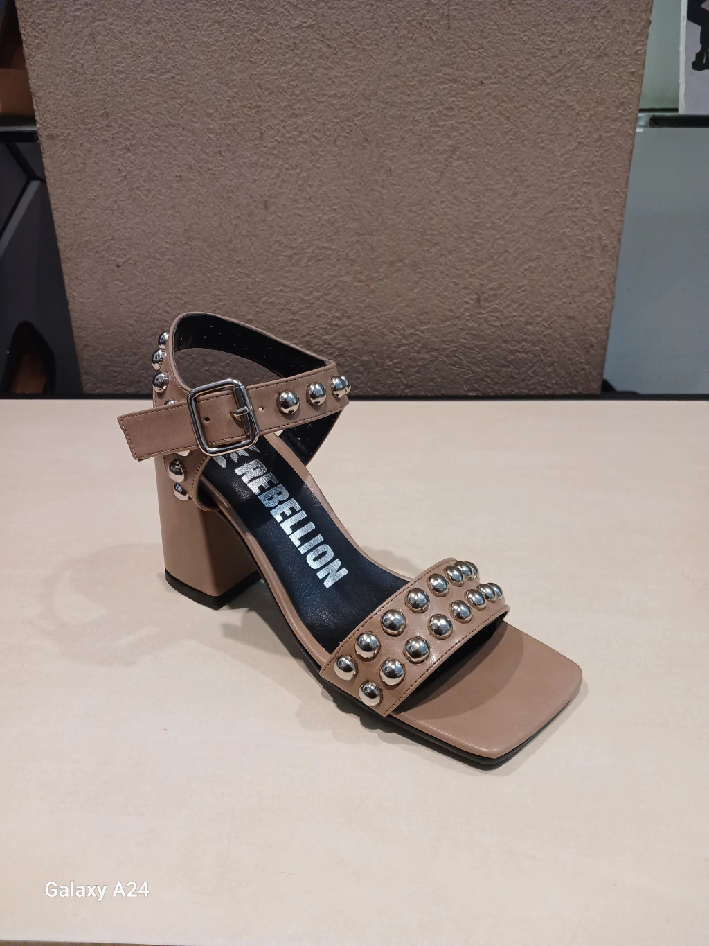 Sandalia Tachas thumbnail 3