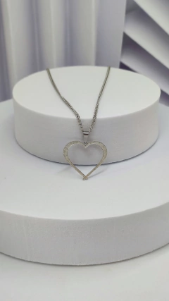 Colar Coração Vazado Grande Em Aço Inox - comprar online