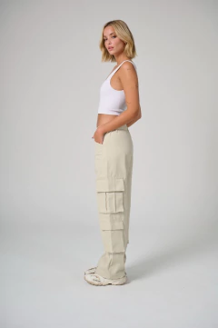 ART 2572 CARGO DE GABARDINA CON BOLSILLOS CRUDO - tienda online