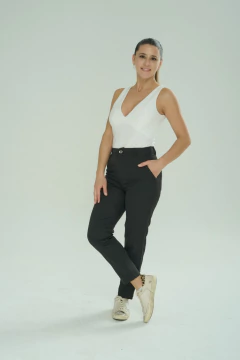 ART 2641 PANTALÓN SASTRERO CREPPE ANGOSTO NEGRO en internet