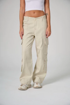 ART 2572 CARGO DE GABARDINA CON BOLSILLOS CRUDO en internet