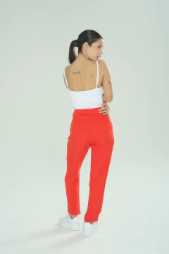 ART 2641 PANTALÓN SASTRERO CREPPE ANGOSTO ROJO - Rock & Stories