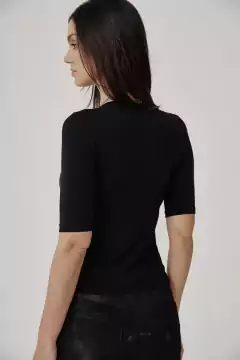 REMERA VISCOSA/LYCRA CUELLO V MANGA 3/4 NEGRO - comprar online