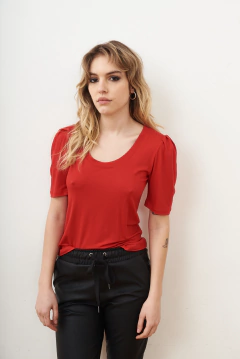 REMERA MANGA PRINCESA CUELLO REDONDO ROJO