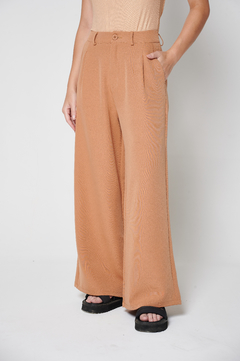 Pantalon sastrero ancho con pinzas camel - comprar online
