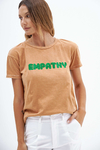 REMERA EMPATHY CAMEL