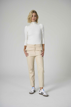 Imagen de PANTALON CHUPIN ECO CUERO BEIGE