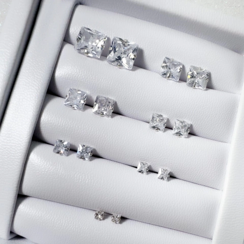 Brinco de Prata Zircônia Quadrado