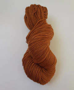 Amalfil color Nº 154, madeja x 150 gramos.