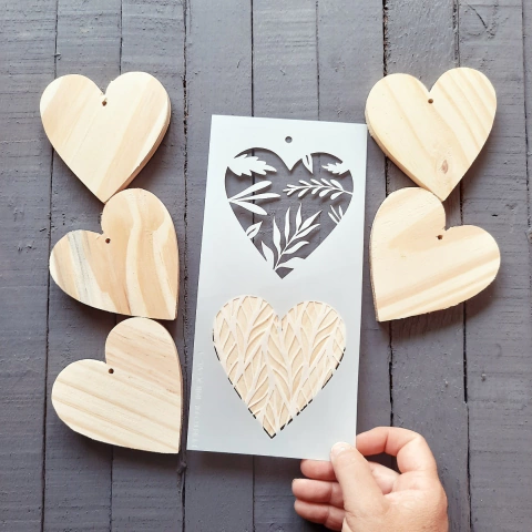 Vc-1 + 6 corazones de pino de 10cm