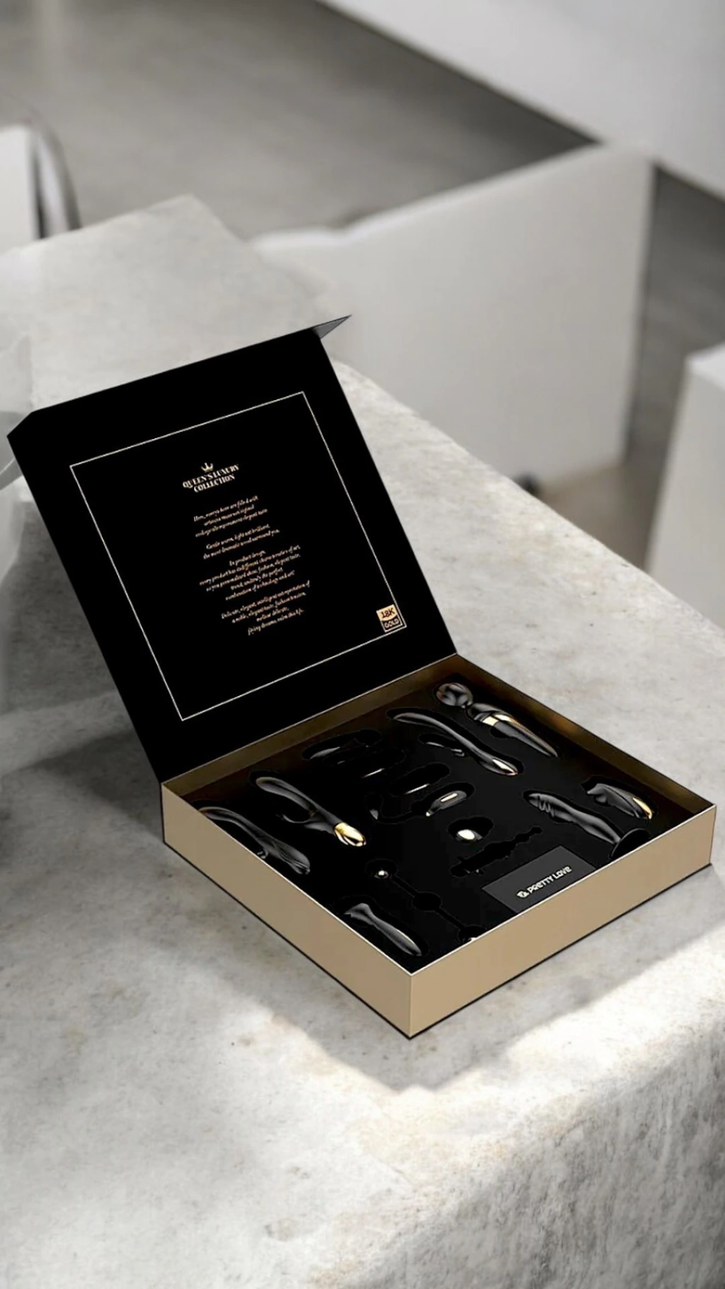 Kit Luxuoso com 12 Vibradores folheados à ouro 18K e silicone aveludado - Queen’s Luxury Collection