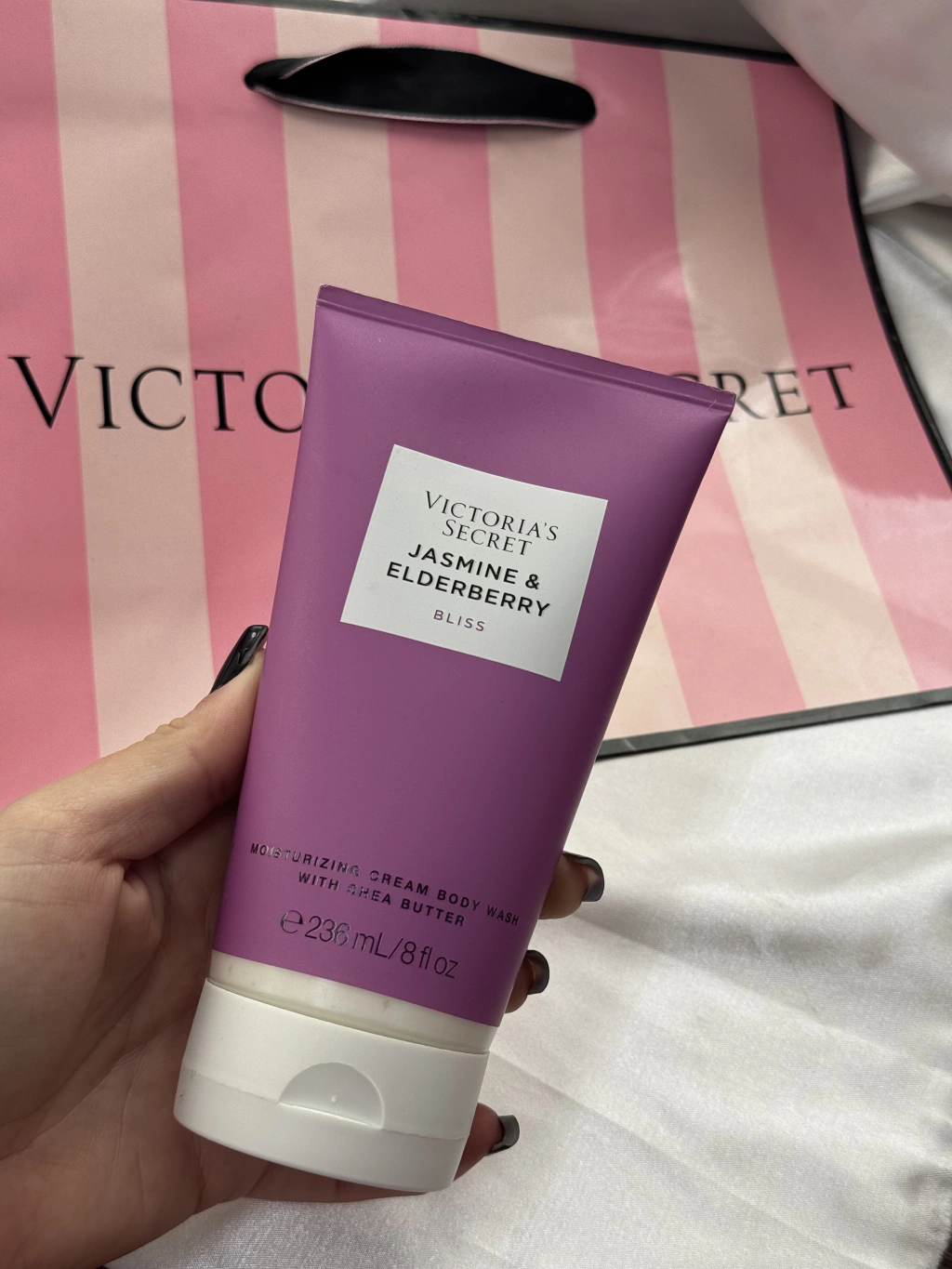 Victoria’s Secret Sabonete Corporal Cremoso Jasmine & Elderberry 236ml