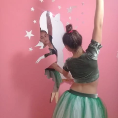 Espejo Acrílico con diseño de Bailarina