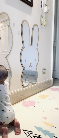 Espejo Acrílico con diseño de Conejo