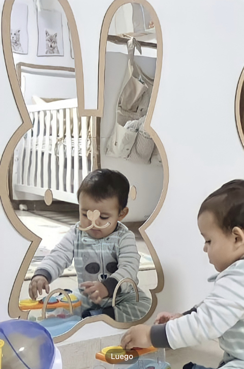 Espejo Acrílico con diseño de Conejo